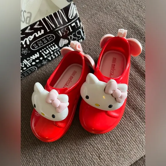 NWT MINI MELISSA Mini Be   Hello Kitty Toddler Sneakers In Red Size 6T