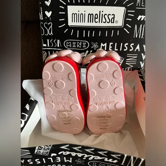 NWT MINI MELISSA Mini Be   Hello Kitty Toddler Sneakers In Red Size 6T