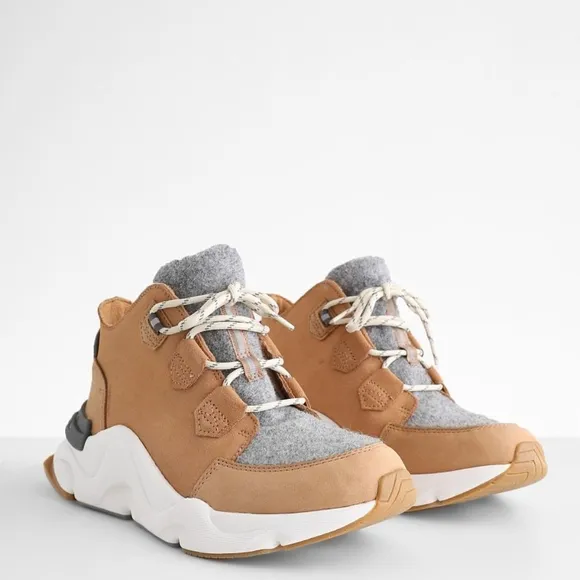NWT Sorel Kinetic RNEGD Caribou Sneaker Boot in Tawny Buff/Quarry