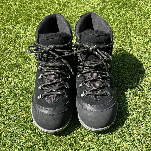 NWT UGG Brecken Lace Waterproof Boots