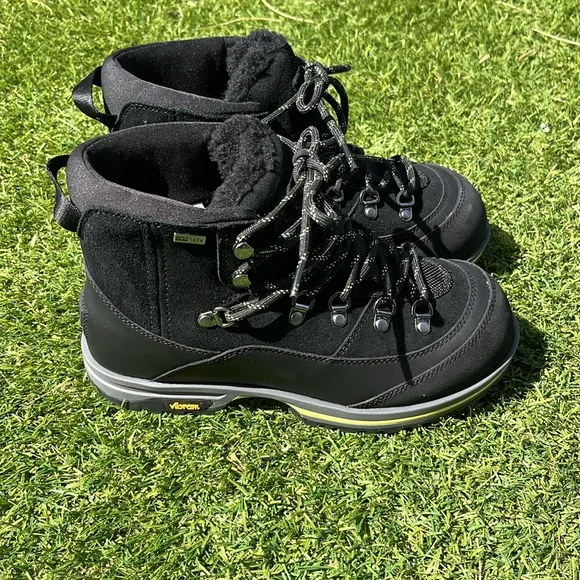 NWT UGG Brecken Lace Waterproof Boots