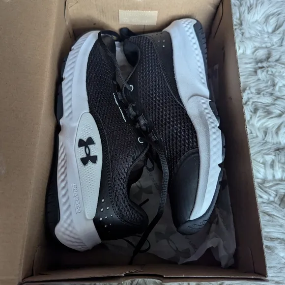 NWT Under Armour Women's Dynamic Select Training Shoes in Black