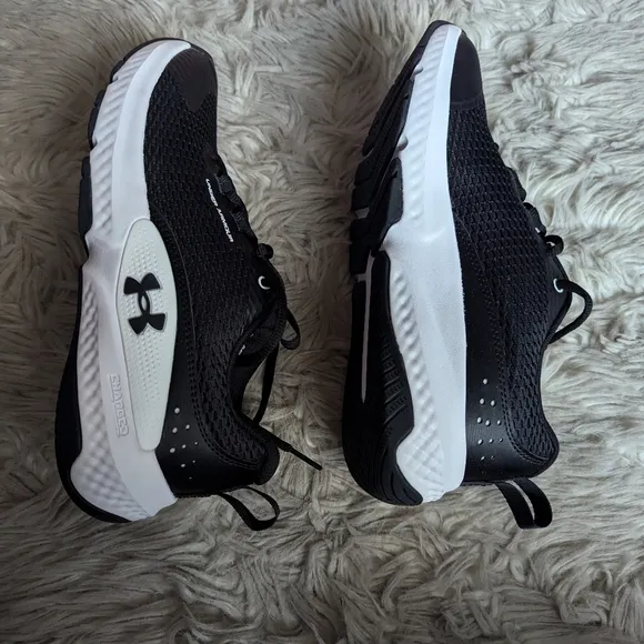 NWT Under Armour Women's Dynamic Select Training Shoes in Black