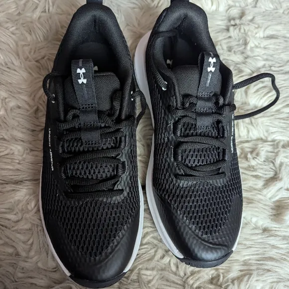 NWT Under Armour Women's Dynamic Select Training Shoes in Black
