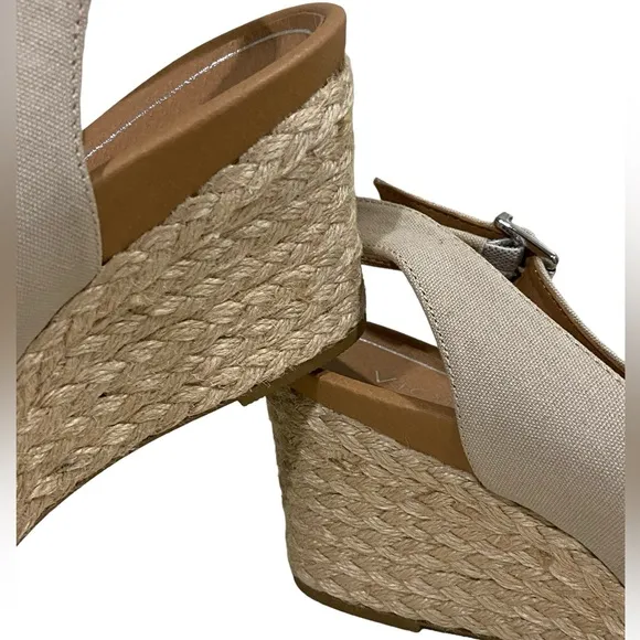 NWT Vionic Coralina Oat Canvas Espadrille Wedge Sandals Size 9 1/2