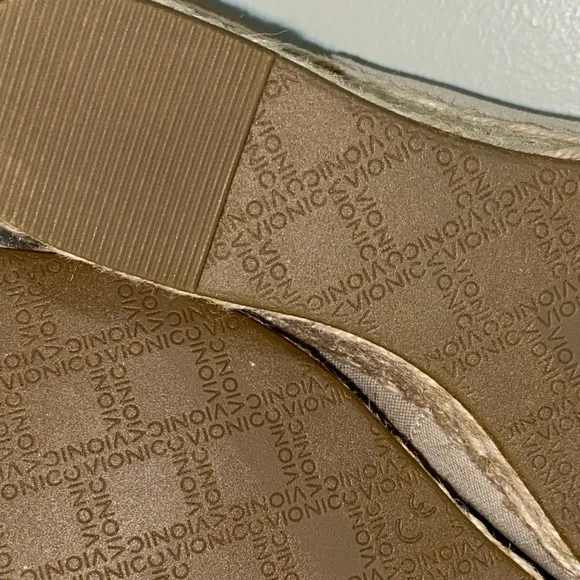 NWT Vionic Coralina Oat Canvas Espadrille Wedge Sandals Size 9 1/2