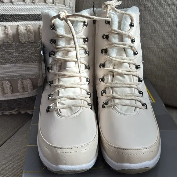 NWT!! Women’s Khombu Cold Winter Waterproof Boots, 11w, wide width, crea…