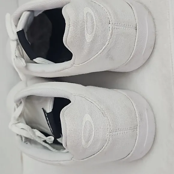 Oakley | Men's White Split Ellipse LogoTennis Shoes Sz 12.5
