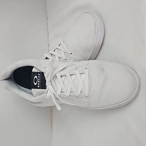 Oakley | Men's White Split Ellipse LogoTennis Shoes Sz 12.5
