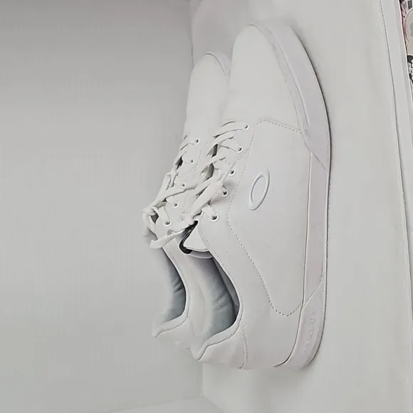 Oakley | Men's White Split Ellipse LogoTennis Shoes Sz 12.5