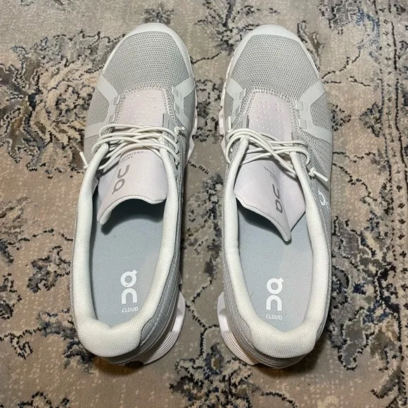 On Cloud 5 Glacier Runnings Shoes