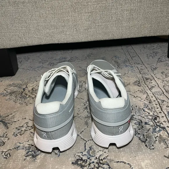 On Cloud 5 Glacier Runnings Shoes