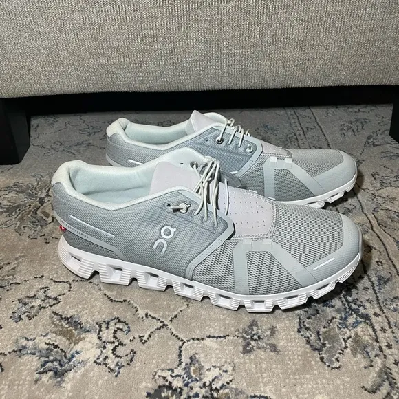 On Cloud 5 Glacier Runnings Shoes