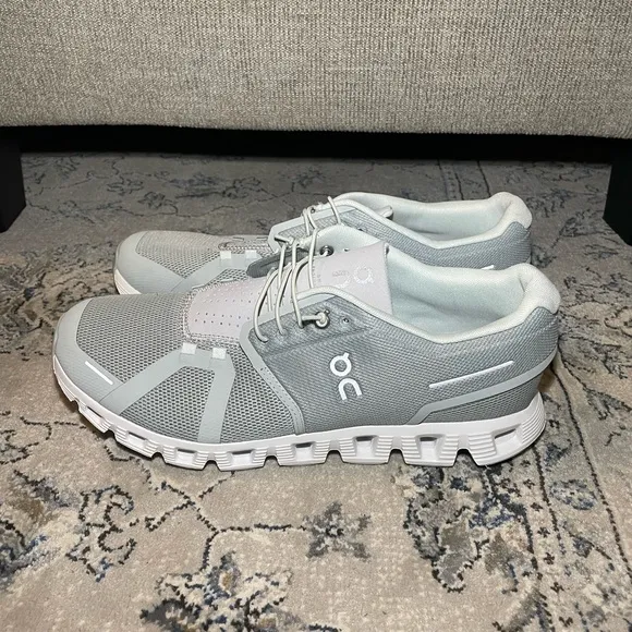 On Cloud 5 Glacier Runnings Shoes