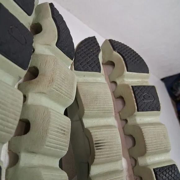 On Cloudstratus Gray Green Athletic Running Shoes Sneakers Women’s Size 9
