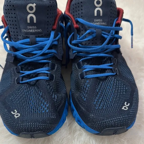 On Running Men's Blue and Red Shoes size 7.5 pre -owned.