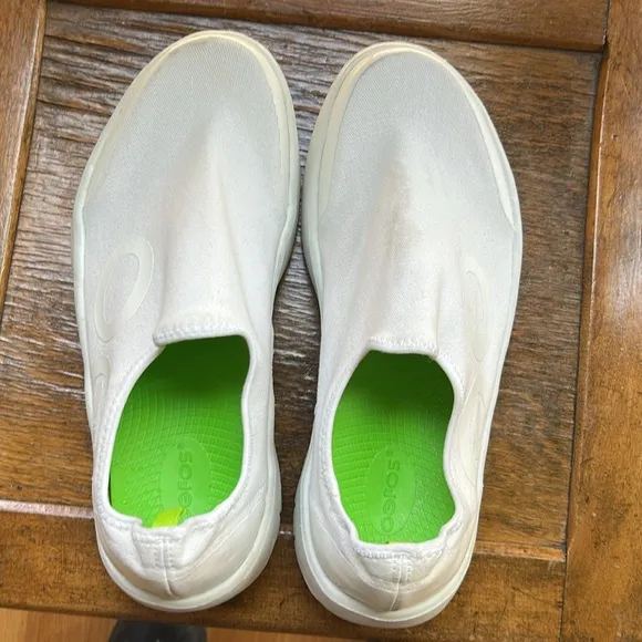 Oofos OOmg eeZee Low Men size  10