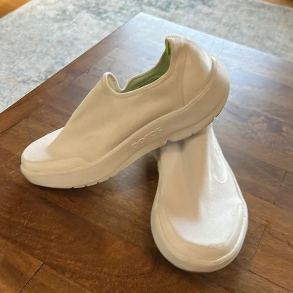 Oofos OOmg eeZee Low Men size  10