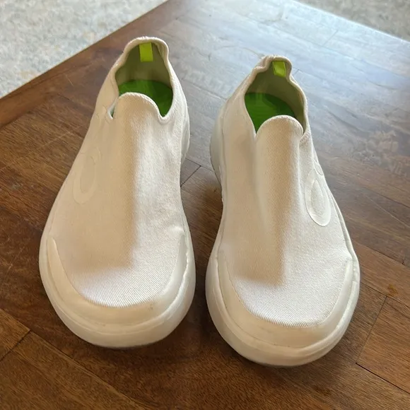 Oofos OOmg eeZee Low Men size  10