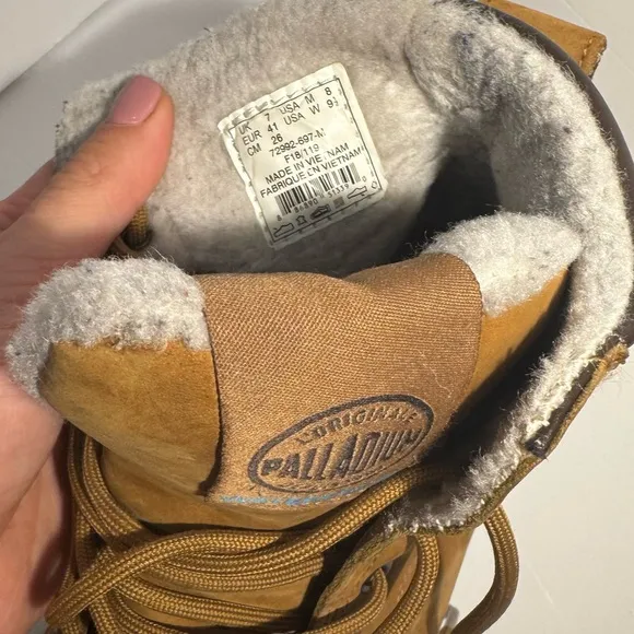 Palladium 72992-697-M Waterproof Boots Men’s 8 Tan Fur Lined Hiking Outdoor