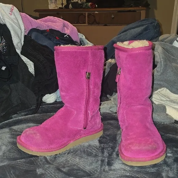 Pink Suede Boots with Shearling Lining