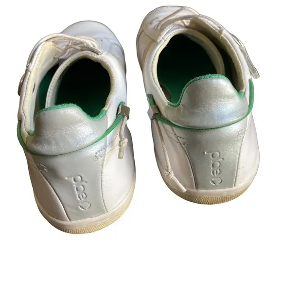 Plae Unisex White Leather Sneakers Shoes Women’s Size 10 Men’s Size 8.5 Used