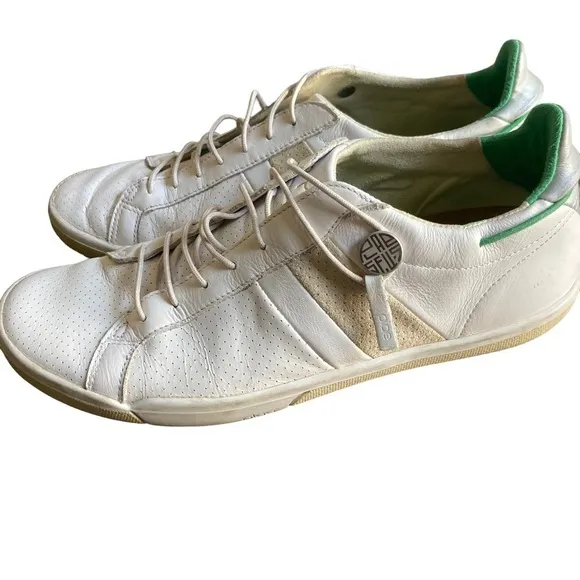 Plae Unisex White Leather Sneakers Shoes Women’s Size 10 Men’s Size 8.5 Used
