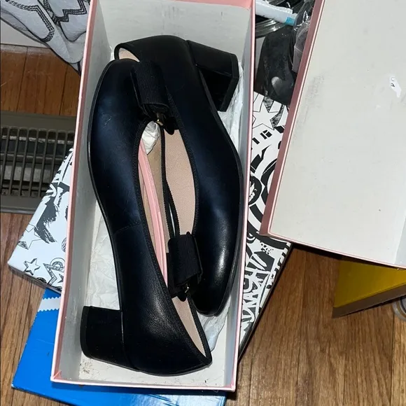 Pretty Ballerinas Black block heel Pumps
