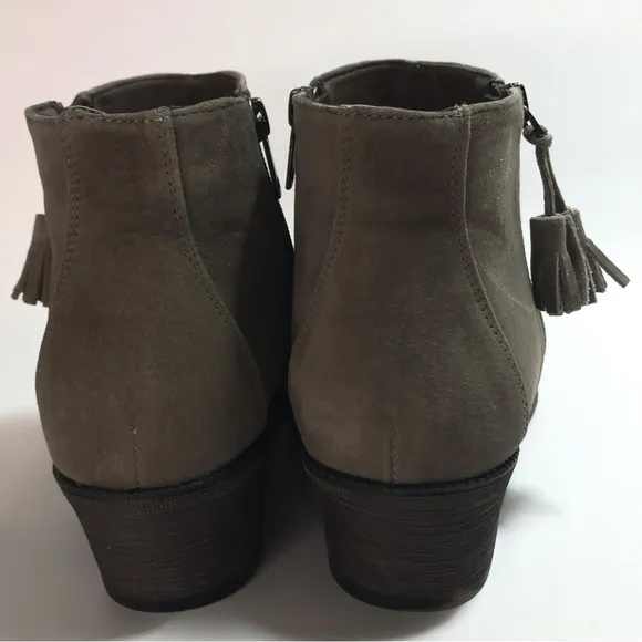 Propet Women's Grey Rebel Suede Leather Heeled Ankle Boots with Tassel Size 7