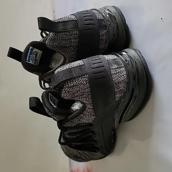 Puma axelion multi Men's Training shoes size 8.5 color black grey