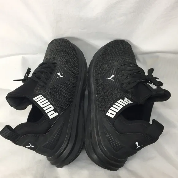 Puma Mens Enzo Beta Black and Green Training Shoes Size 10.5 Like-New Condition