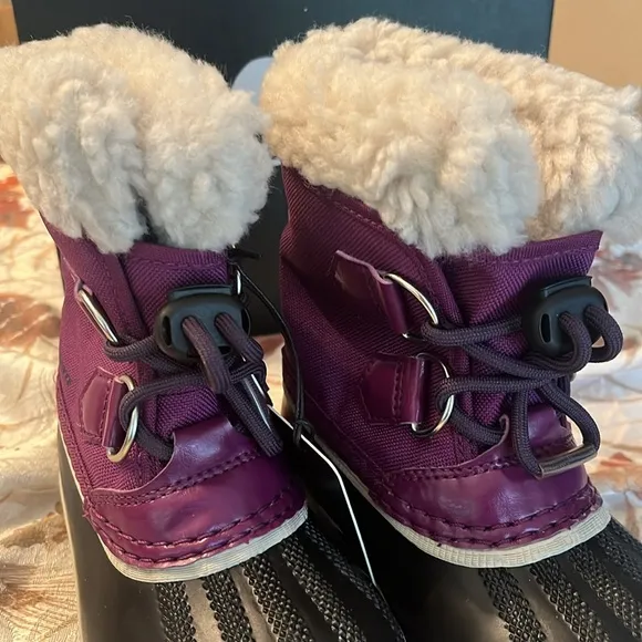 Purple kids winter Sorel boots