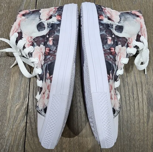 RAAD Shop CUTY PINK ROSES SKULL Sneakers, Women's size 7.5
