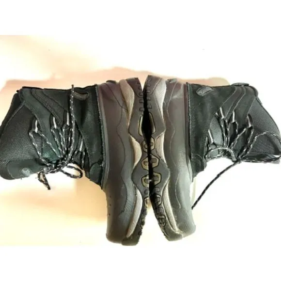 Ranger insulated books in GUC. Size 8 (W)