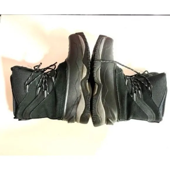 Ranger insulated books in GUC. Size 8 (W)