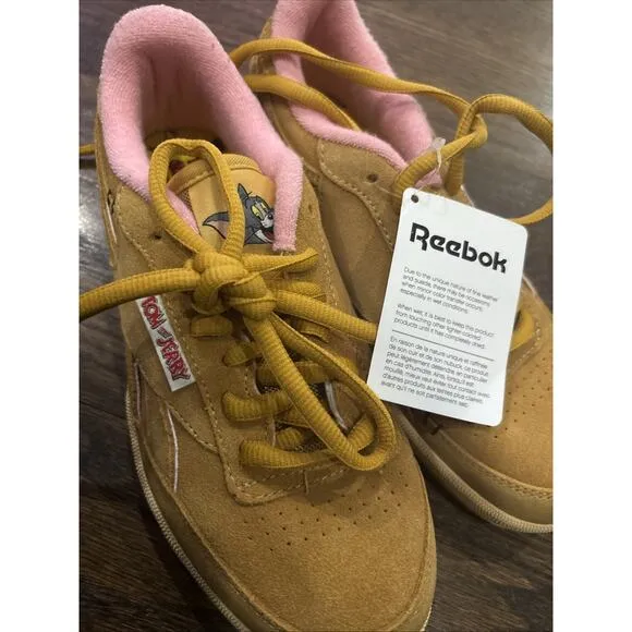 Reebok Club C Revenge Youth Tom And Jerry Youth Sneakers Shoes Size 4. NEW