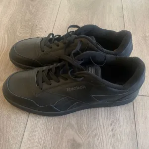 Reebok all black shoes NWOT