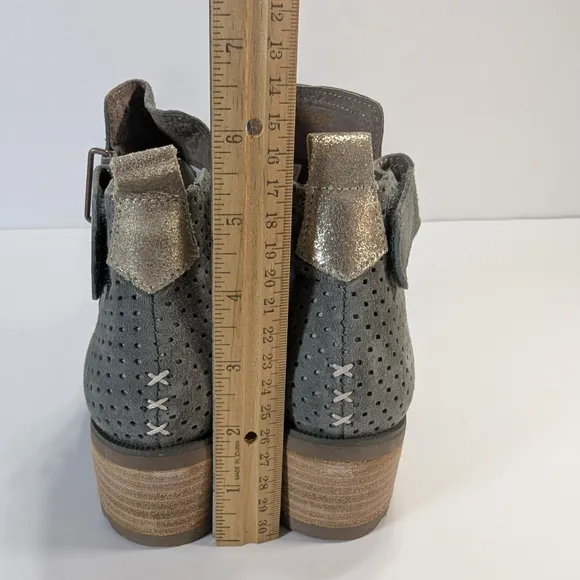 Reef Voyage Breeze Gray Suede Ankle Boots Size 6.5