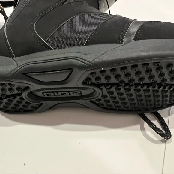 Ride x Donna Black Snow Boots