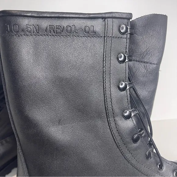Rocky Mens 10.5 NWT Black Leather Insulated Military Combat Lace Up Vibram Boots
