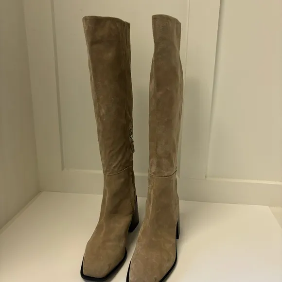 Sam Edelman Wade Stacked Heel Square Toe Knee High Boots Warm Sand Sz 9 M