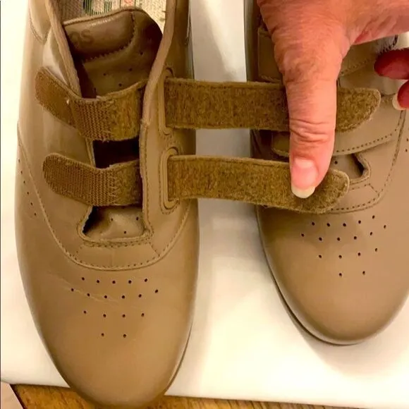 SAS SZ 8.5S COMFORT SHOES.  SIZE IS 8.5 SL…