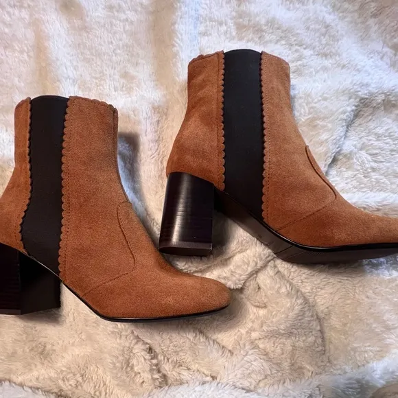 See By Chloe Brown and Black Ankle Boots Chelsea Style