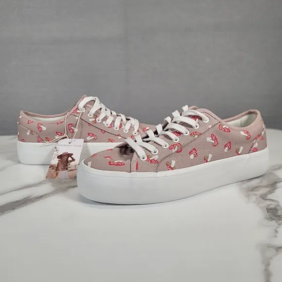 Sincerely Jules Women’s Mushroom Sneakers Size 9 Low Top Shoes