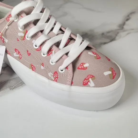 Sincerely Jules Women’s Mushroom Sneakers Size 9 Low Top Shoes
