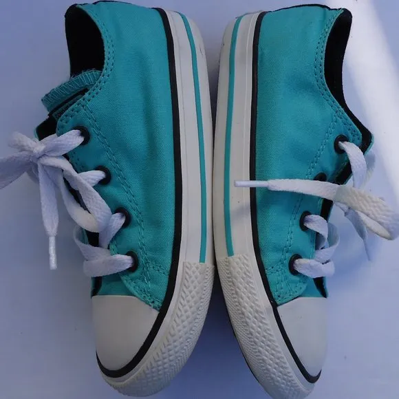 SIZE 10 Infant. Converse All Star Low Top Chucks sneakers shoes.