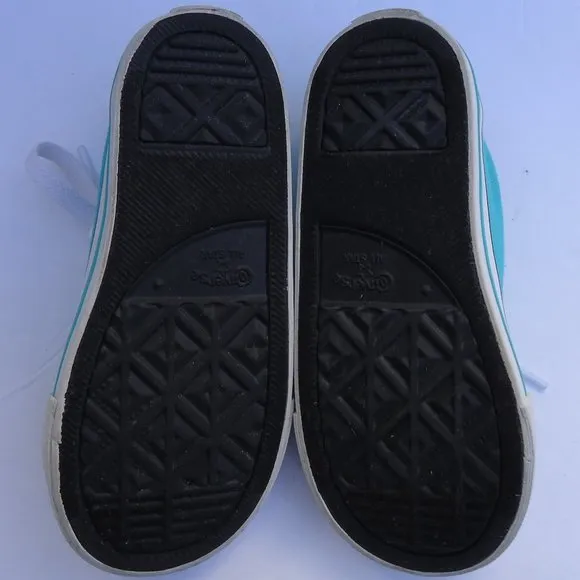 SIZE 10 Infant. Converse All Star Low Top Chucks sneakers shoes.