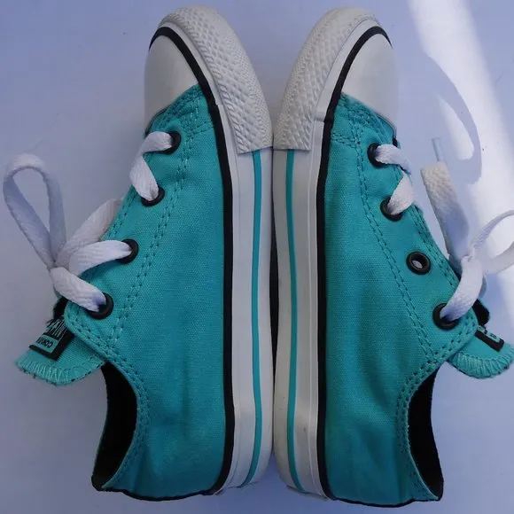 SIZE 10 Infant. Converse All Star Low Top Chucks sneakers shoes.