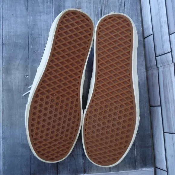 SIZE 11. Era Vans ultracush suede/canvas men's sneakers shoes.