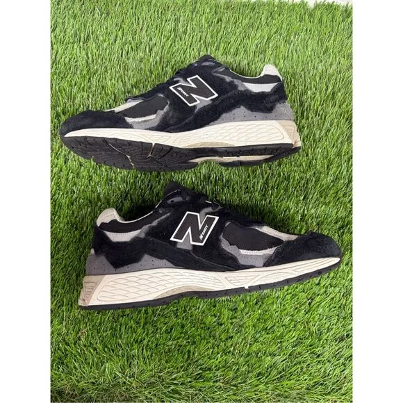 Size 11 RARE CLEAN New Balance 2002R 'Protection Pack - Black Grey' M2002RDJ
